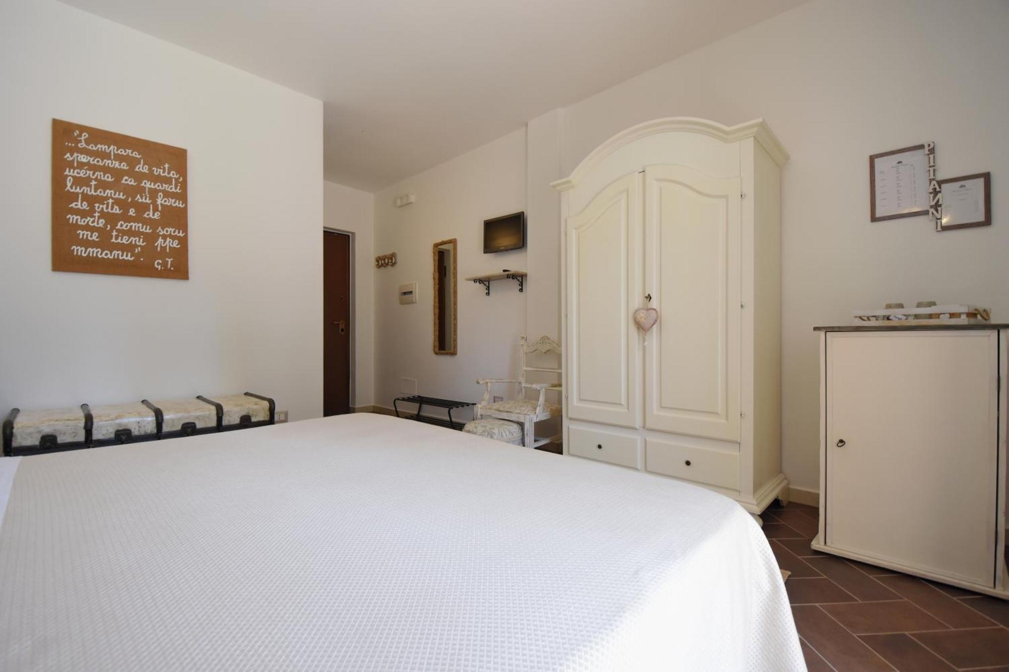 Double or Twin Room Patio